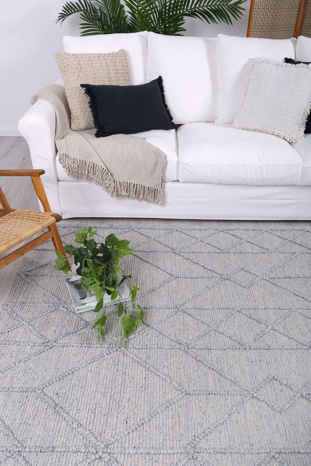 Himalaya Interweave Tribal Grey Wool Rug - DLB Furniture