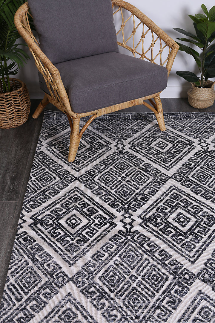 Amritsar Glenfalls Anthracite Tribal Rug - DLB Furniture