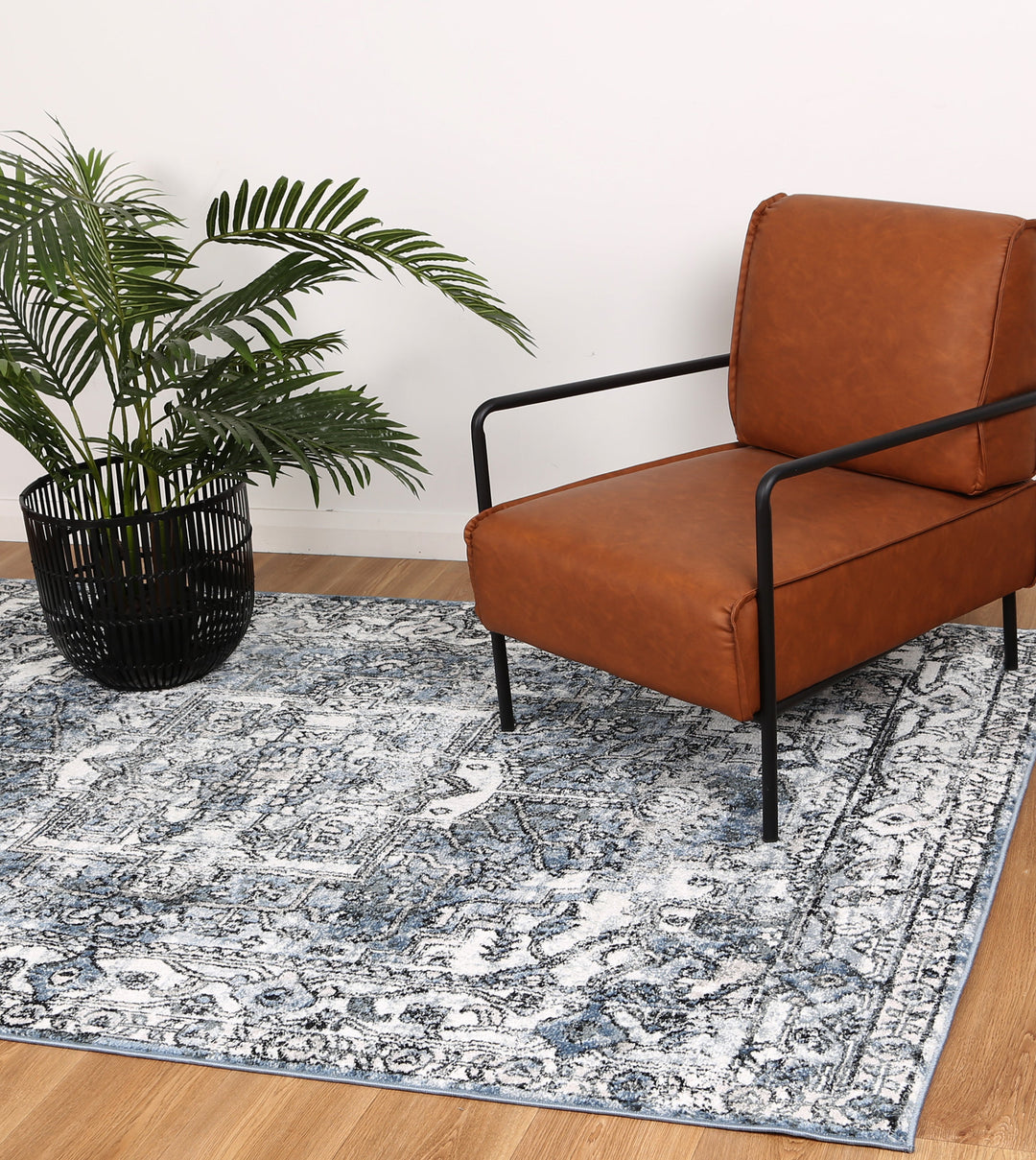 Estate La Palais Traditional Blue Rug - DLB Furniture