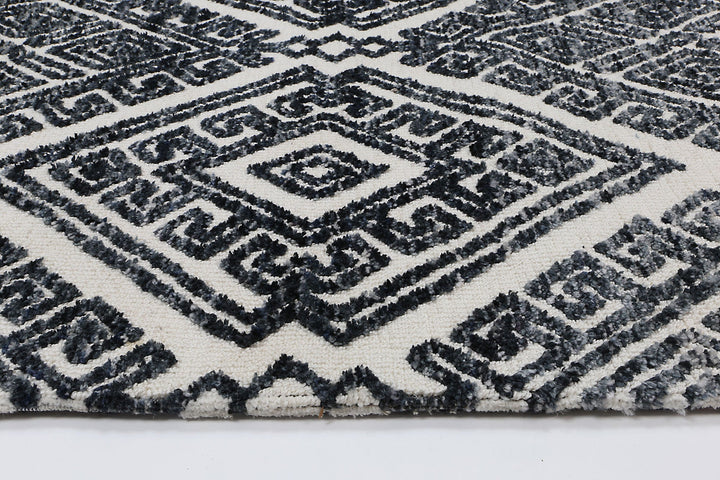 Amritsar Glenfalls Anthracite Tribal Rug - DLB Furniture
