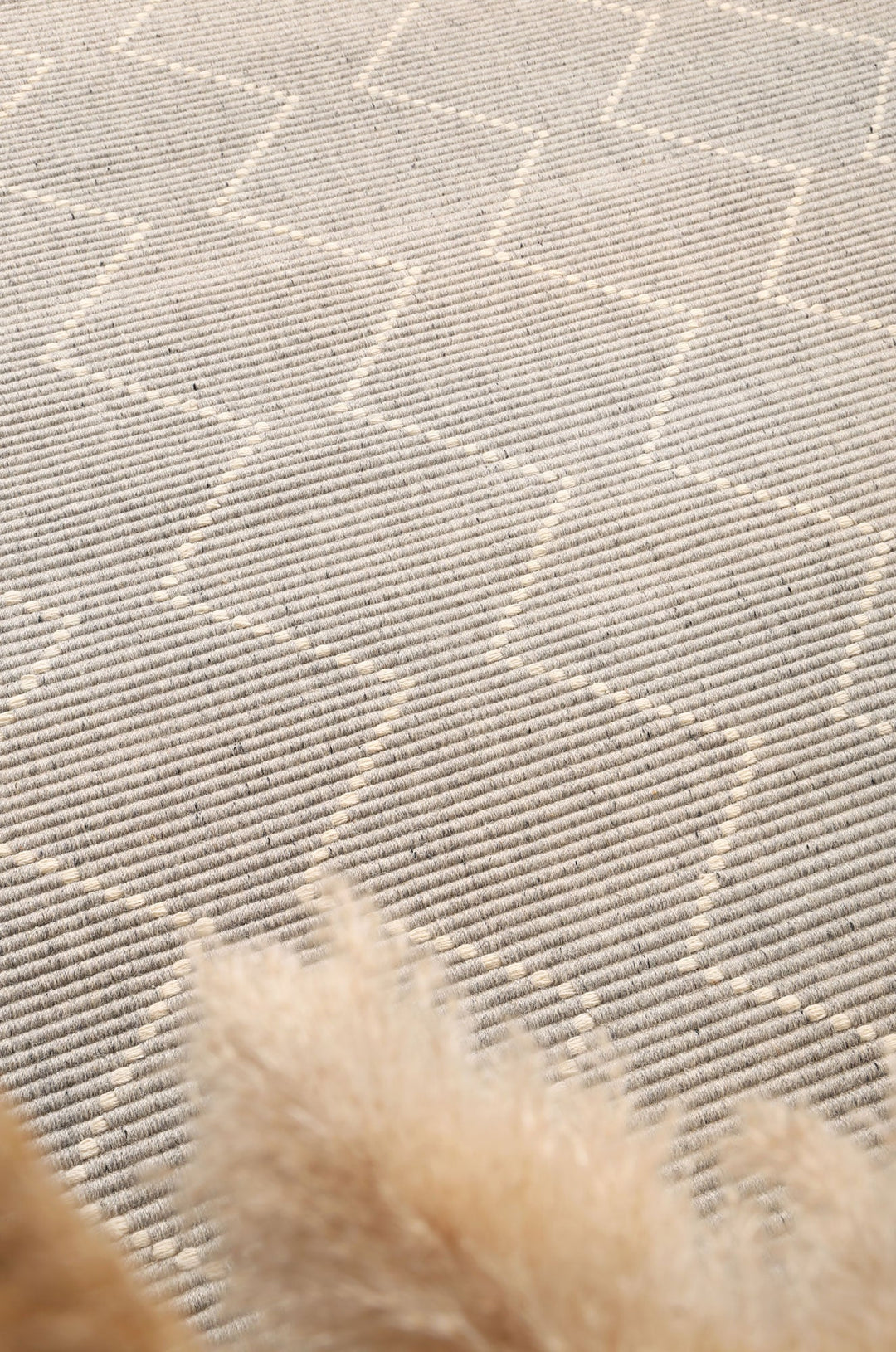 Goa Zig-Zag Wool Blend Grey Rug - DLB Furniture