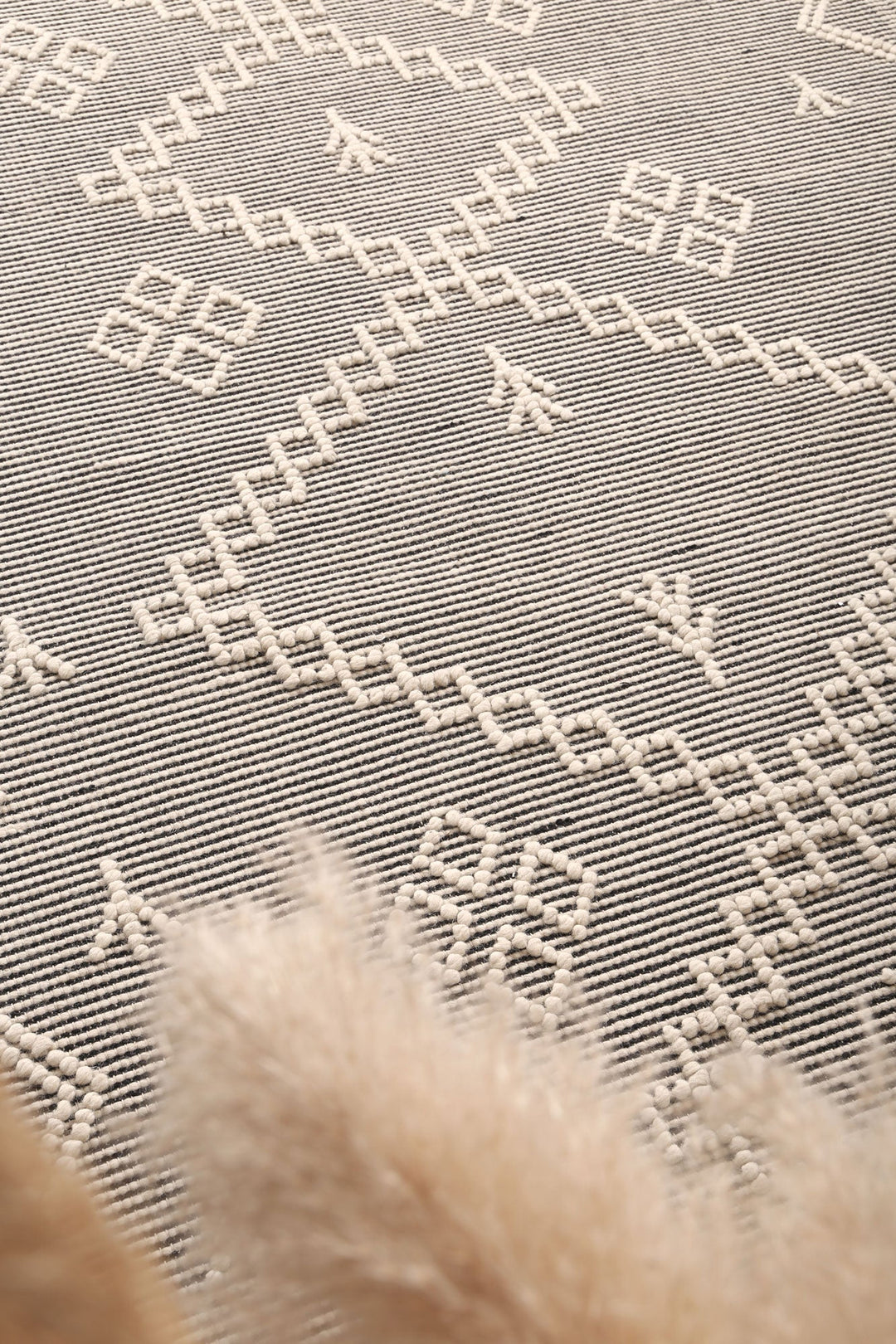 Goa Aztec Wool Blend Cream Rug (No Tassel) - DLB Furniture