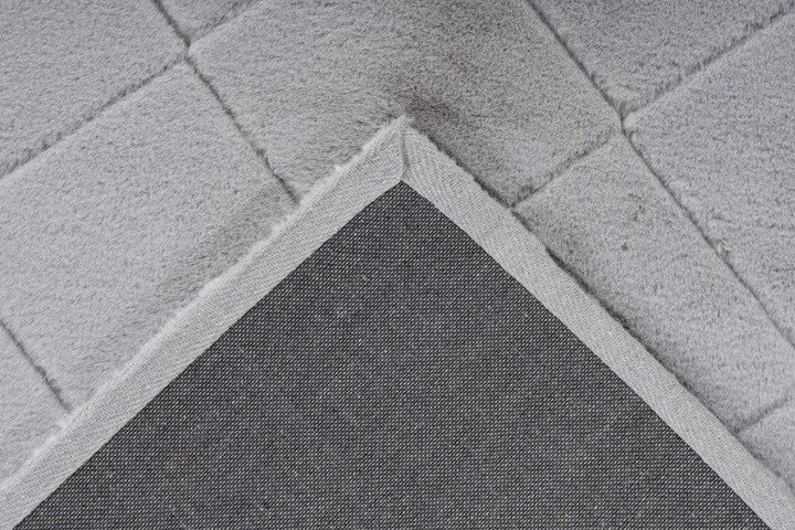 Impulse 600 Silver Very Soft Fluffy Diamond Rug - DLB Furniture