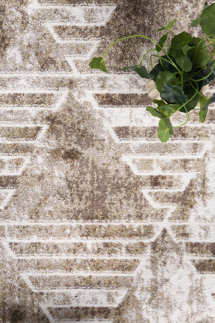 Kimberley Matrix Geometric Latte Rug - DLB Furniture